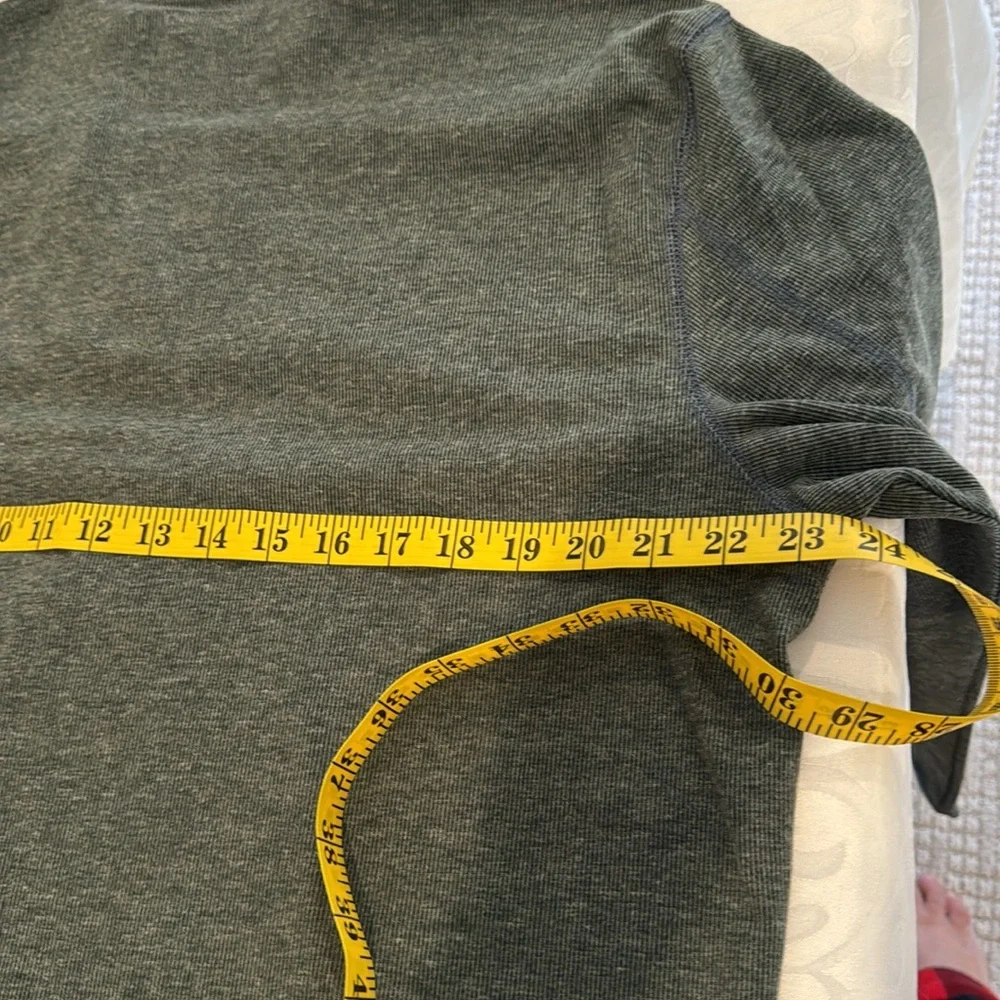 vintage 1946 Men's Heathered Stretch Rib Knit. Men’s Large